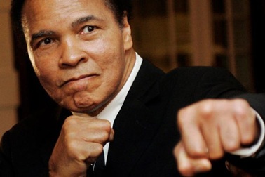 Huyền thoại quyền anh Muhammad Ali qua đời ở tuổi 74