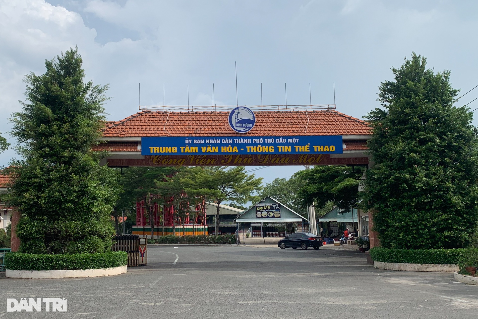 Cảnh hoang tàn, nhếch nhác ở công viên lớn nhất Bình Dương - 12 Cảnh hoang tàn, nhếch nhác ở công viên lớn nhất Bình Dương - 12