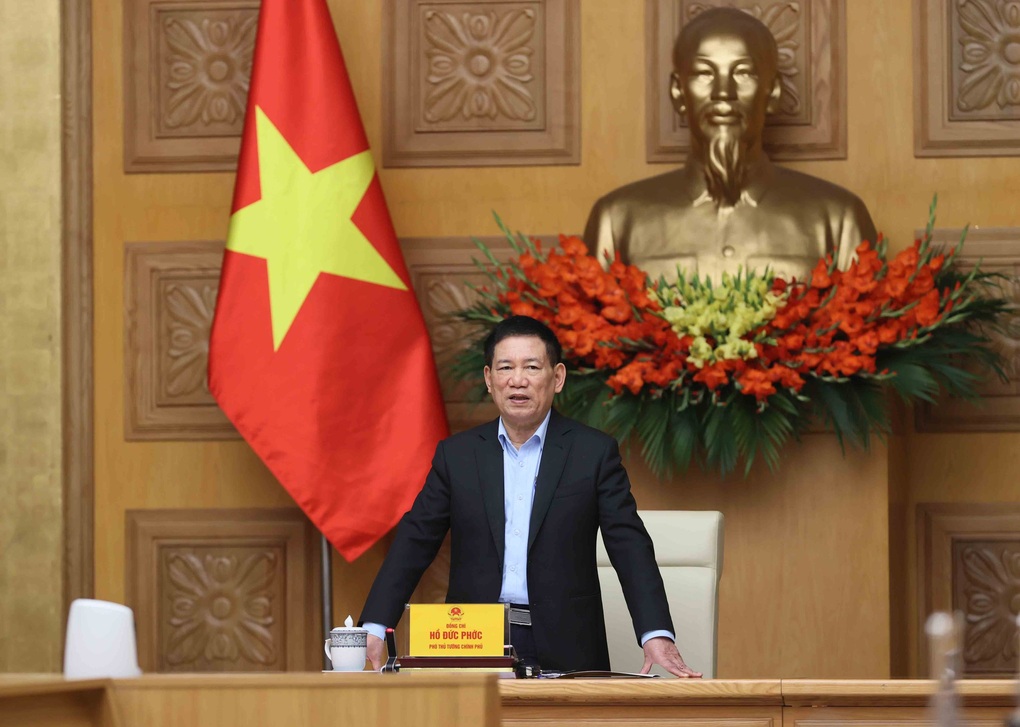 부총리가 전기·휘발유 가격 관리를 지휘한다 - 1 Phó Thủ tướng chỉ đạo về điều hành giá điện, xăng dầu - 1