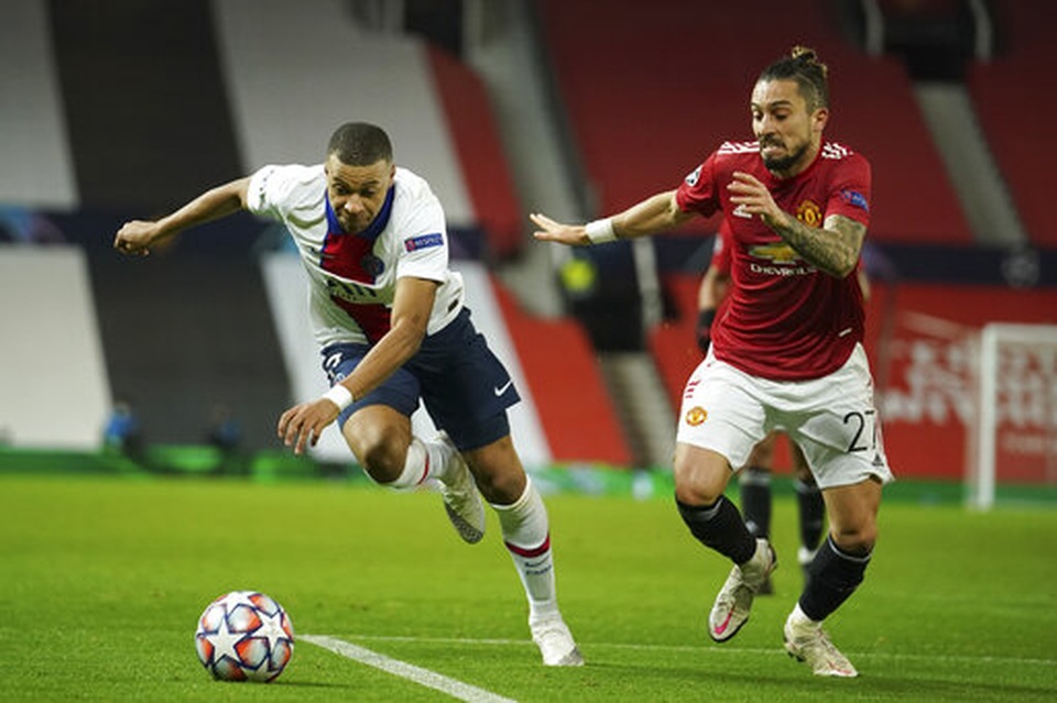 Man Utd 1-3 PSG: Neymar lập cú đúp, Fred bị đuổi - 7 Man Utd 1-3 PSG: Neymar lập cú đúp, Fred bị đuổi - 7