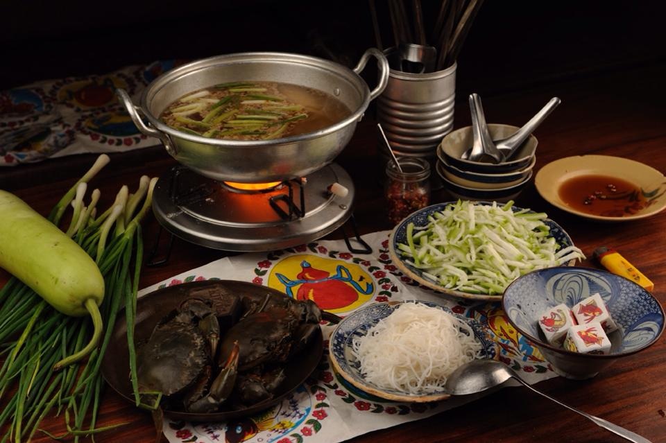 Khách Trung Quốc sửng sốt dùng cọng rau muống thay ống hút ở nhà hàng TPHCM - 2