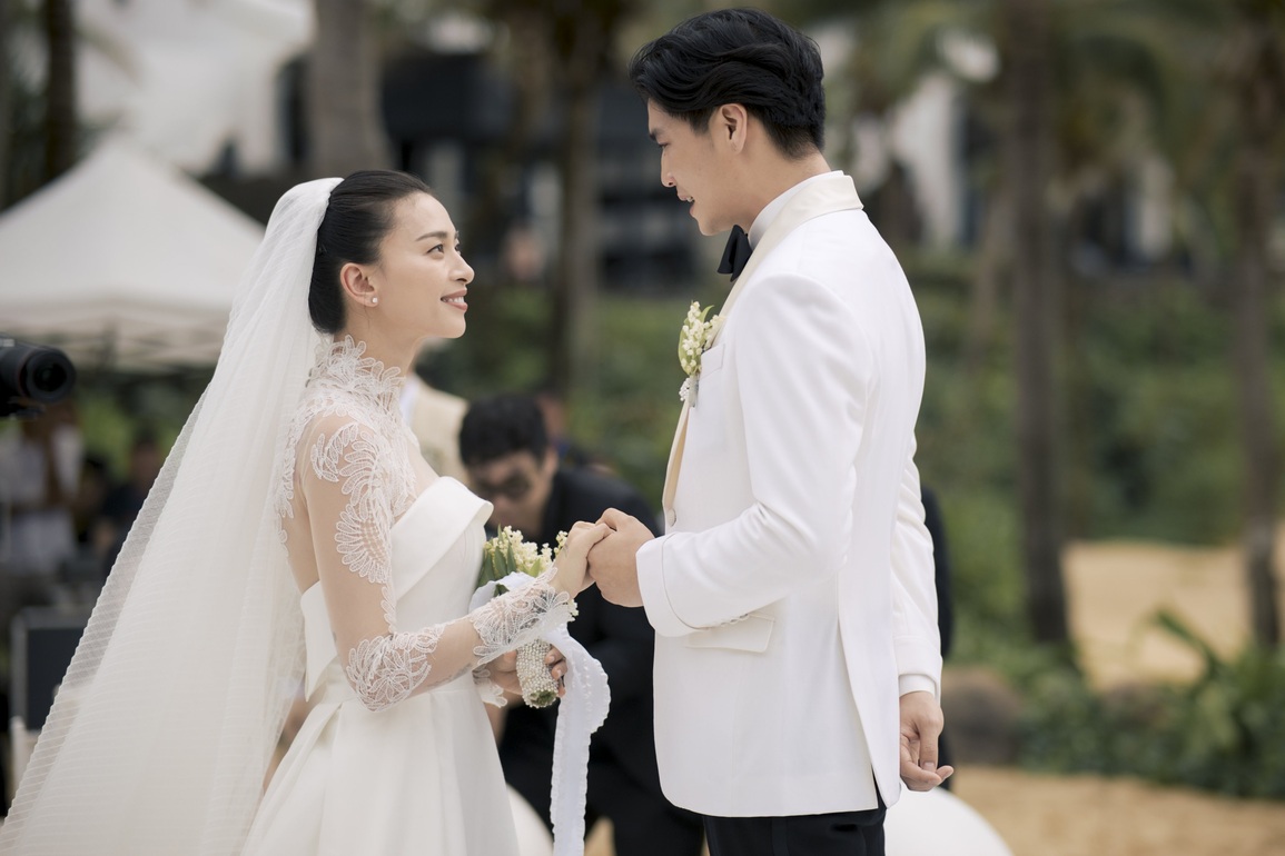 Lộ diện người giành được hoa cưới của Ngô Thanh Vân trong hôn lễ - 1 Lộ diện người giành được hoa cưới của Ngô Thanh Vân trong hôn lễ - 1