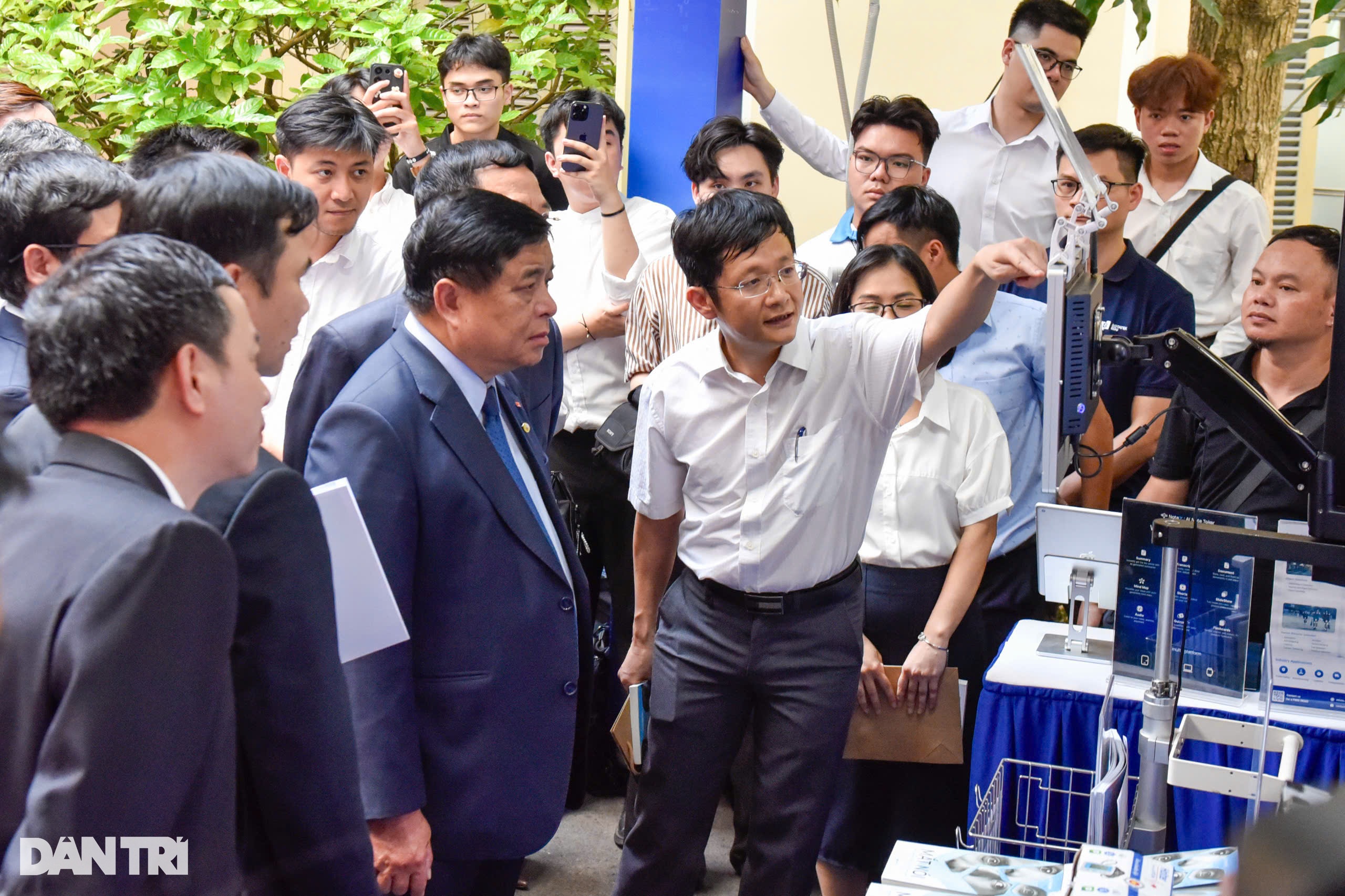 Khoa học đi từ đất lên trời: Thị trường định hướng phát triển công nghệ - 5