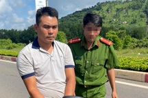 Bị vợ cấm chuyện chăn gối, tài xế hiếp dâm cô gái giữa đêm