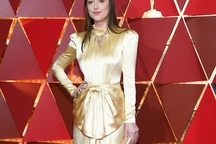 “Sao” phim 50 sắc thái dẫn đầu danh sách “sao mặc xấu” tại Oscar 2017