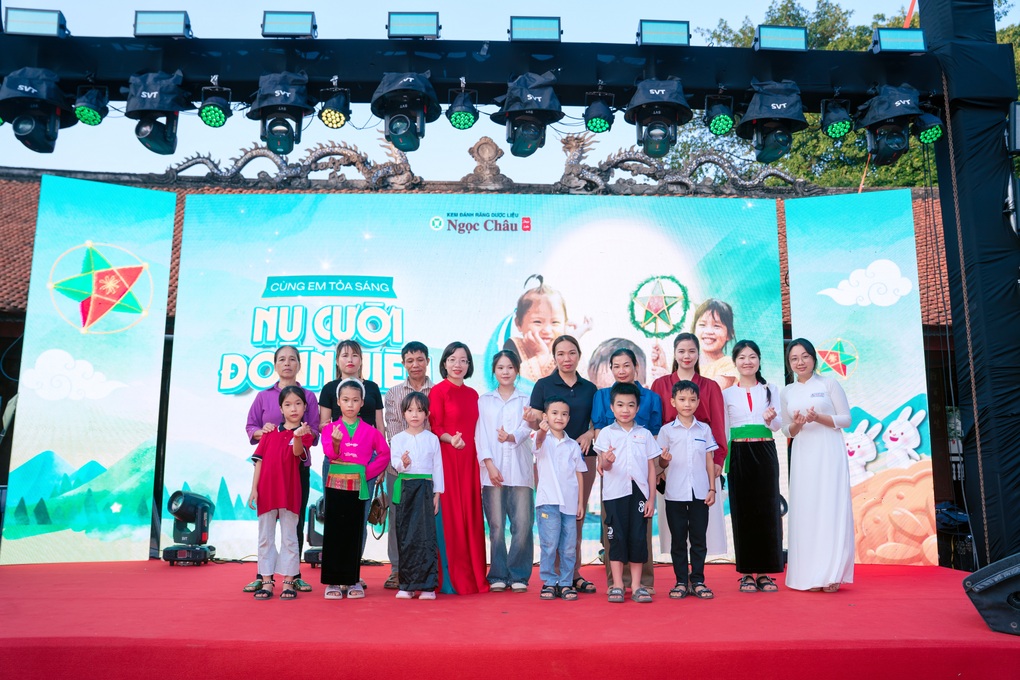 “Cùng em tỏa sáng nụ cười đoàn viên”: Cầu nối gắn kết mùa Trung thu - 1 “Cùng em tỏa sáng nụ cười đoàn viên”: Cầu nối gắn kết mùa Trung thu - 1