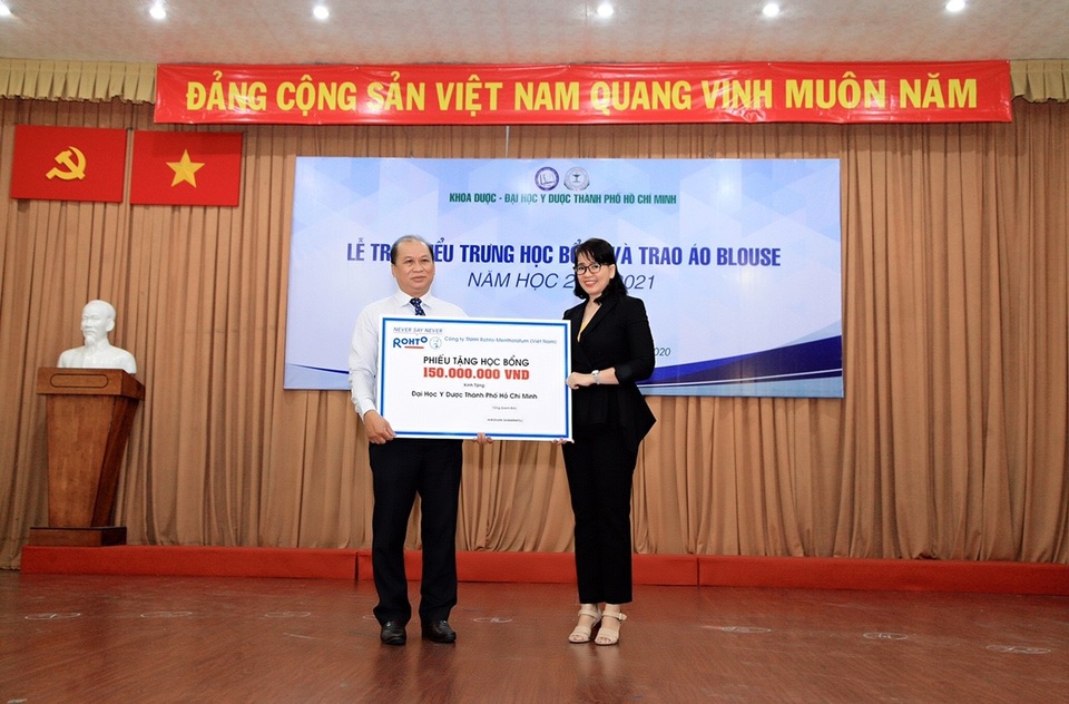 Công ty Rohto-Mentholatum Việt Nam với sứ mệnh vì cộng đồng và tiếp sức vùng lũ - 1 Công ty Rohto-Mentholatum Việt Nam với sứ mệnh vì cộng đồng và tiếp sức vùng lũ - 1