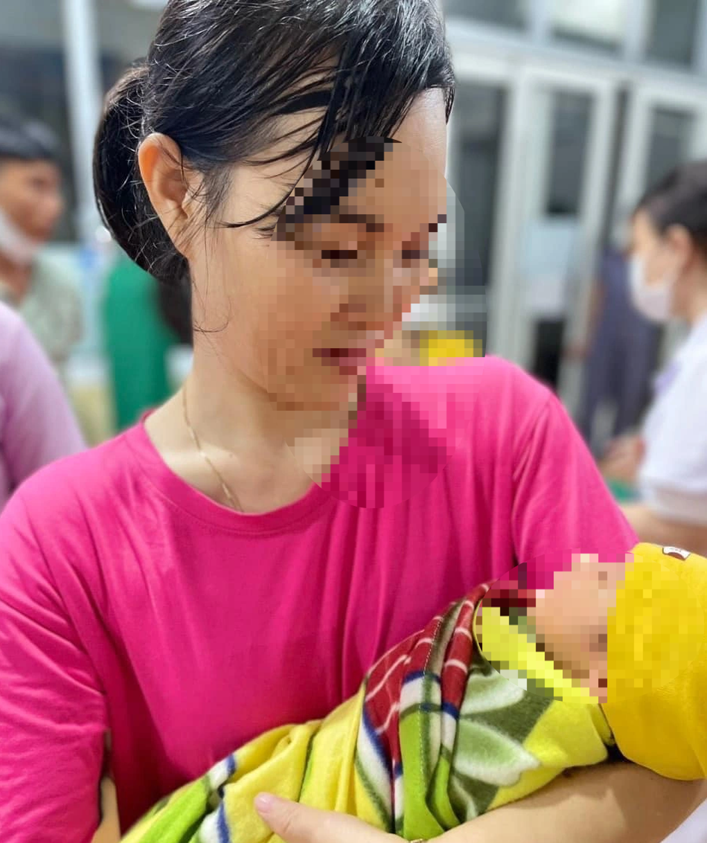 Gia đình tiết lộ lý do đau đớn khi bỏ bé trai mới sinh trước cổng chùa - 1 Gia đình tiết lộ lý do đau đớn khi bỏ bé trai mới sinh trước cổng chùa - 1