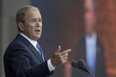 Ông Bush chỉ trích chính sách của Tổng thống Trump