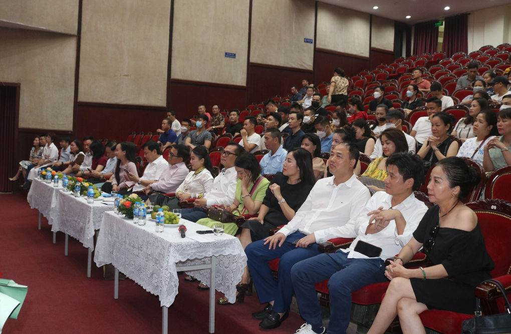 NSND Quốc Anh về hưu và chuyện cát-xê khiến các đồng nghiệp rơi nước mắt - 4 NSND Quốc Anh về hưu và chuyện cát-xê khiến các đồng nghiệp rơi nước mắt - 4