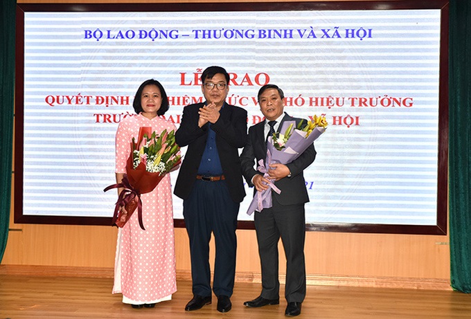 Thứ trưởng Lê Văn Thanh trao Quyết định bổ nhiệm 02 Phó Hiệu trưởng Trường Đại học Lao động – Xã hội - Ảnh 7.