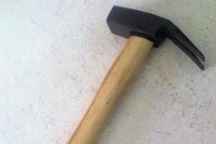 Kẻ tấn công nữ trung tá công an bằng búa có 2 tiền sự