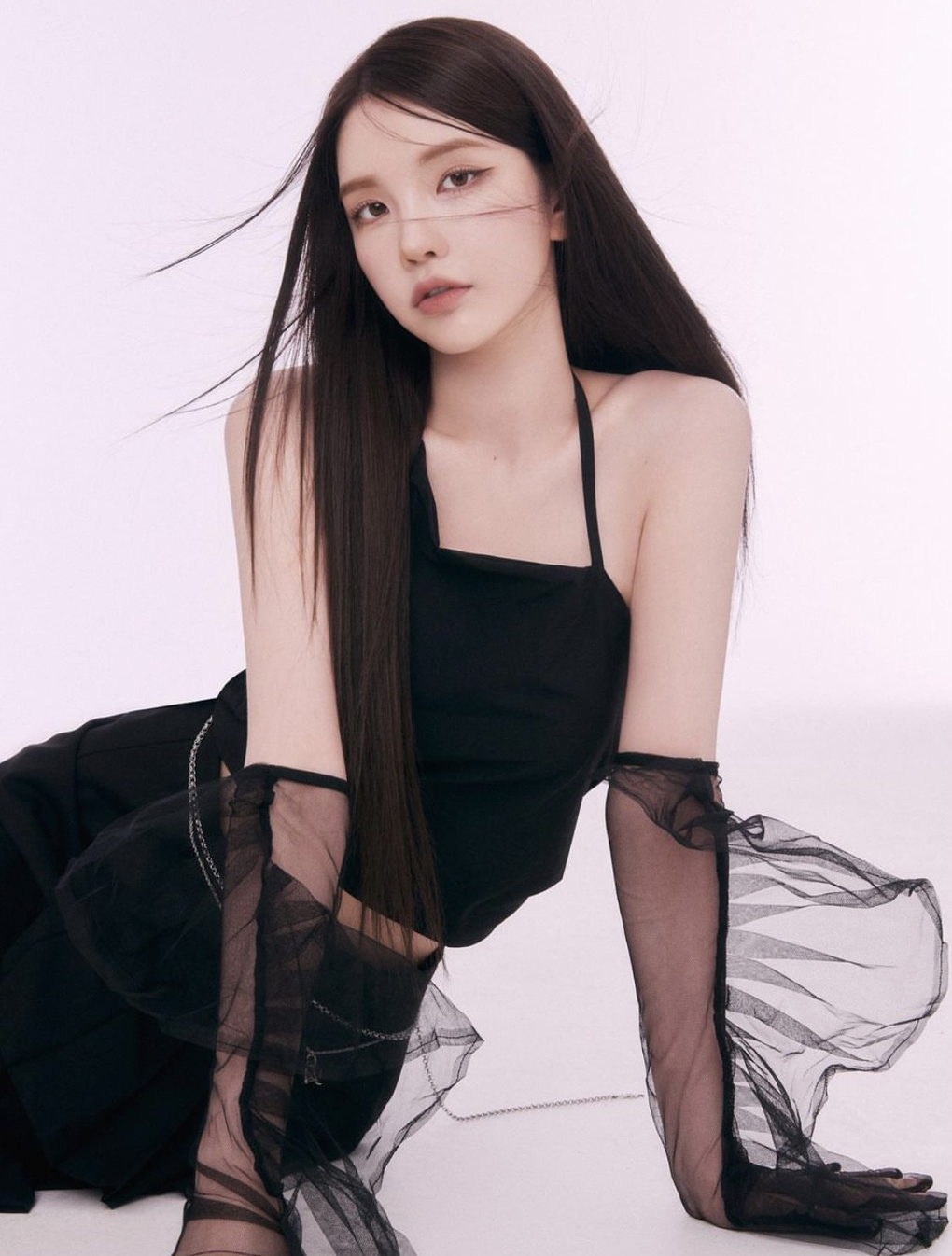 Bị đồn là bạn gái của Park Seo Joon, hot girl 9X bất ngờ bị truy lùng - 1 Bị đồn là bạn gái của Park Seo Joon, hot girl 9X bất ngờ bị truy lùng - 1