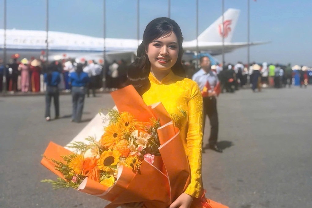 Tiết lộ của á khôi Ngoại giao về buổi tặng hoa Chủ tịch Tập Cận Bình - 2 Tiết lộ của á khôi Ngoại giao về buổi tặng hoa Chủ tịch Tập Cận Bình - 2