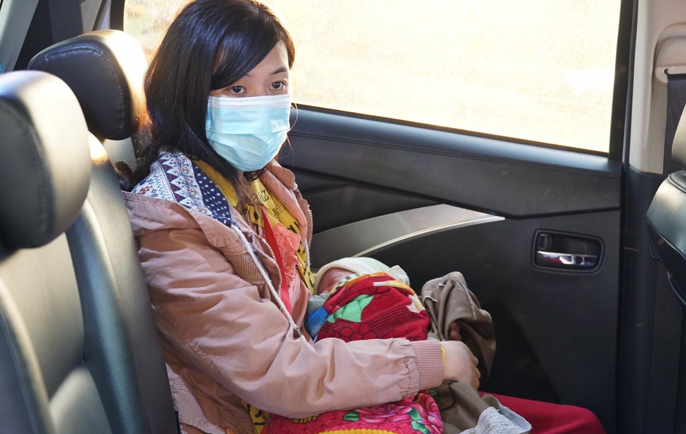 Chuyện về hành trình 1.500 km hồi hương tránh dịch của bé trai 9 ngày tuổi - 4 Chuyện về hành trình 1.500 km hồi hương tránh dịch của bé trai 9 ngày tuổi - 4