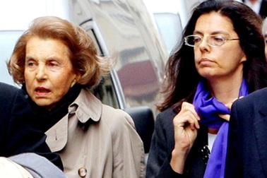 Người phụ nữ giàu nhất nước Pháp bị lừa? 