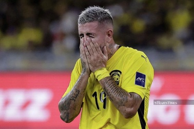 Cầu thủ nhập tịch Malaysia bị đội bóng Colombia cắt hợp đồng