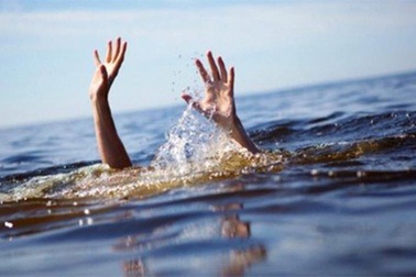 Hai bé trai 5 tuổi tử vong khi ra sông chơi