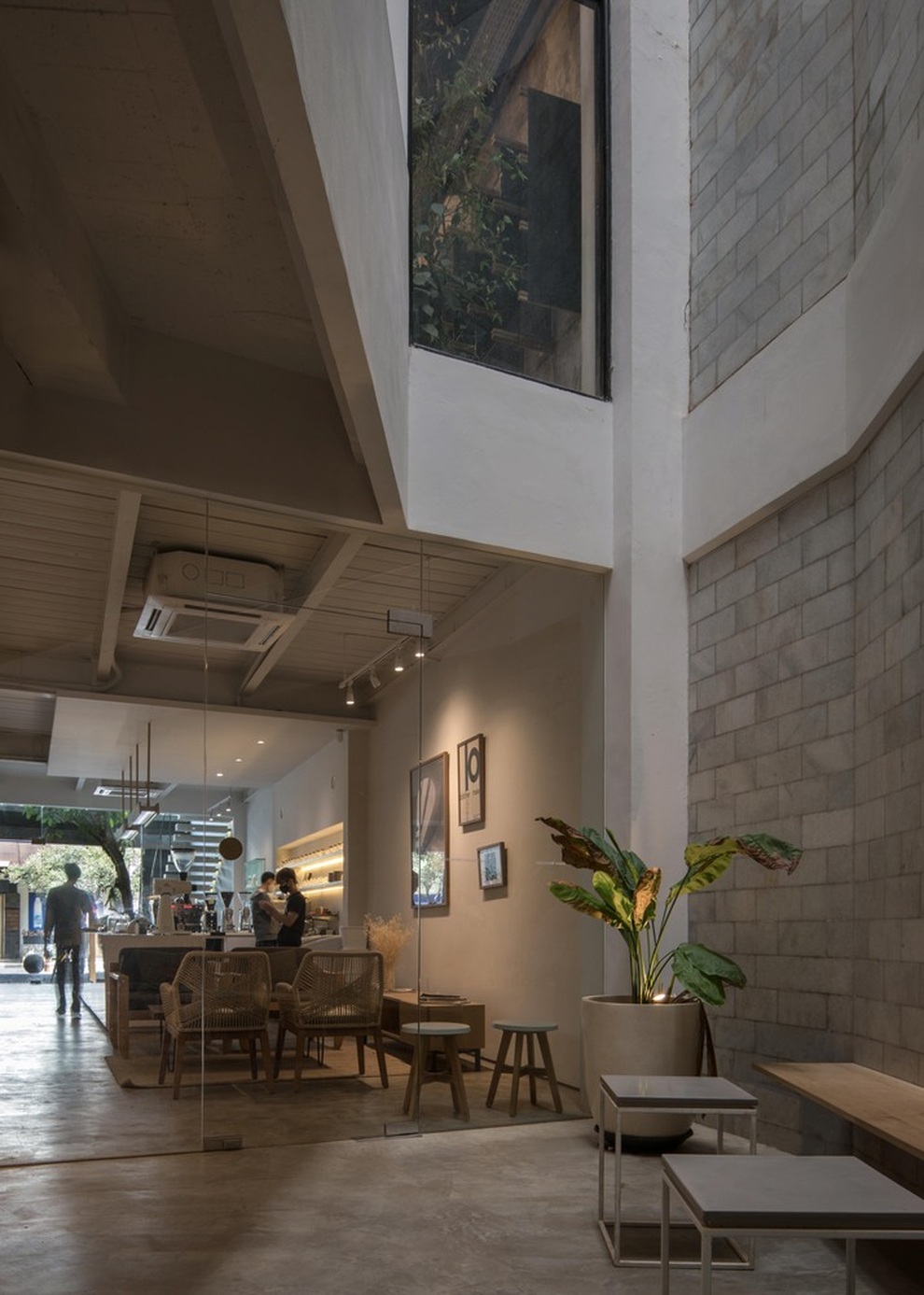 Quán cà phê nửa kín nửa hở, không gian thiết kế đẹp lạ hút khách check-in - 12 Quán cà phê nửa kín nửa hở, không gian thiết kế đẹp lạ hút khách check-in - 12