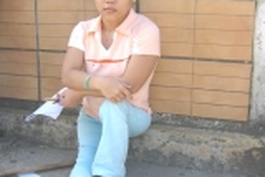 Vượt 300km, đến trường thi với cây nạng gỗ