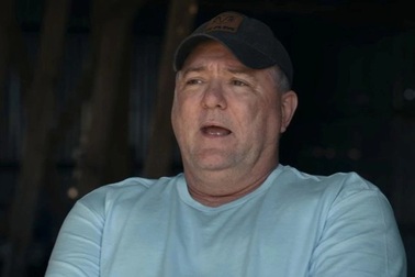 Nam diễn viên Jeffery Lynn tự sát ngay trước mặt vợ con