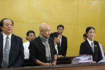 Vợ chồng chủ cà phê Trung Nguyên gay gắt chuyện tiền nuôi con tại tòa