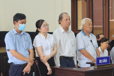 Miễn hình phạt cho 4 bị cáo ở CDC Tiền Giang nhận "hoa hồng" của Việt Á
