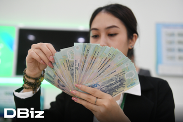 Ngân hàng hết thời trúng đậm từ dịch vụ bảo hiểm?