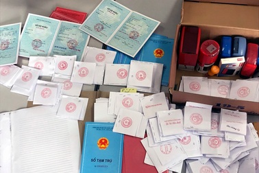 Hà Nội: Mua giấy tờ giả để mua nhà ở xã hội, vay vốn ngân hàng