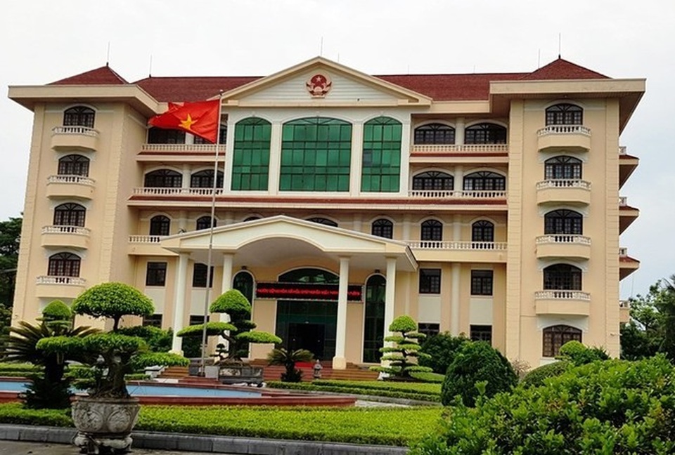 Ninh Bình chi sai gần 600 triệu đồng cho cán bộ đi “học tập” nước ngoài - 1 Ninh Bình chi sai gần 600 triệu đồng cho cán bộ đi “học tập” nước ngoài - 1