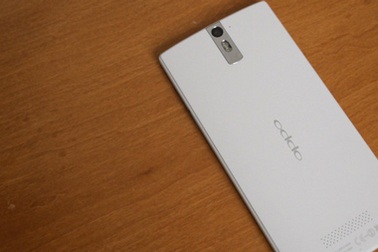 Oppo Find 7 có pin “khủng” 4,000 mAh, camera trước 8 “chấm”