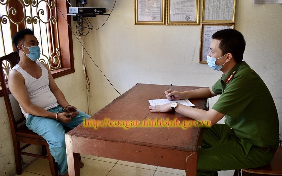 Đối tượng trốn truy nã chém người tình liên tiếp trong nhà nghỉ - 1 Đối tượng trốn truy nã chém người tình liên tiếp trong nhà nghỉ - 1