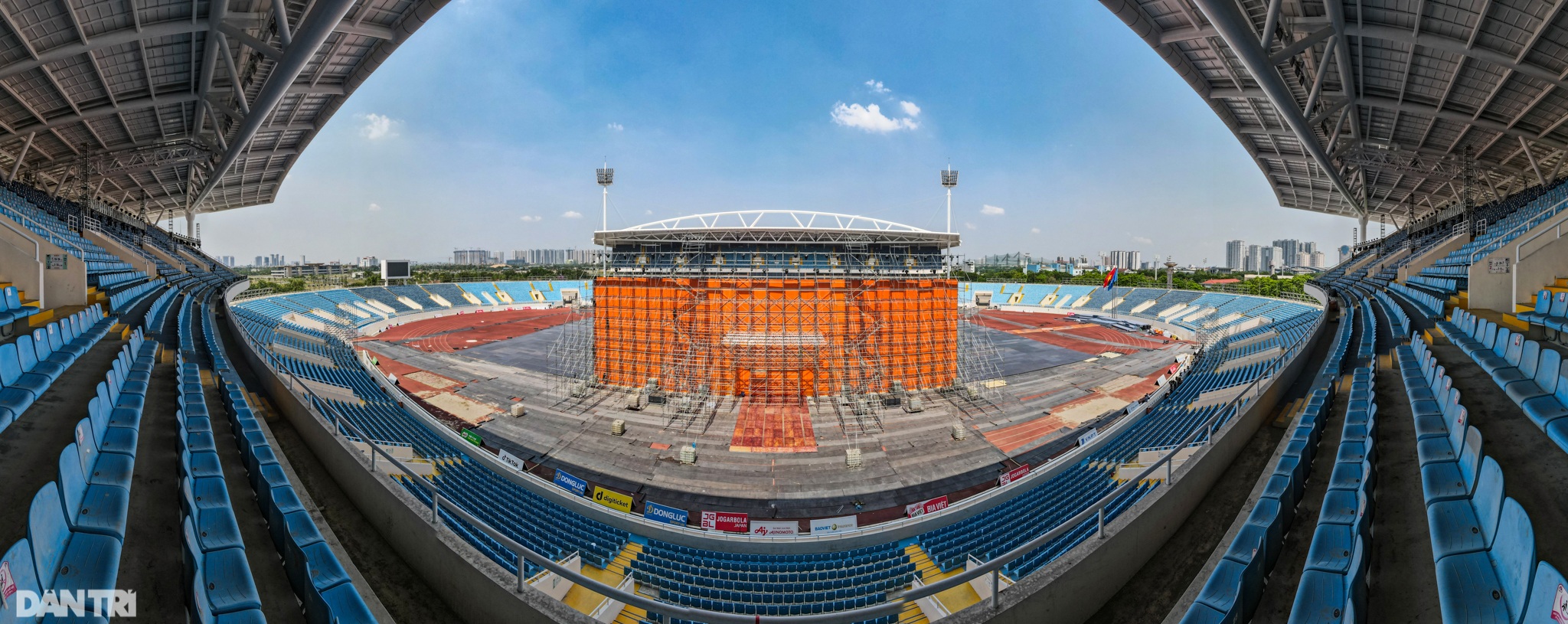 Bên trong đại công trường SVĐ Mỹ Đình chuẩn bị cho Lễ khai mạc SEA Games 31 - 4 Bên trong đại công trường SVĐ Mỹ Đình chuẩn bị cho Lễ khai mạc SEA Games 31 - 4