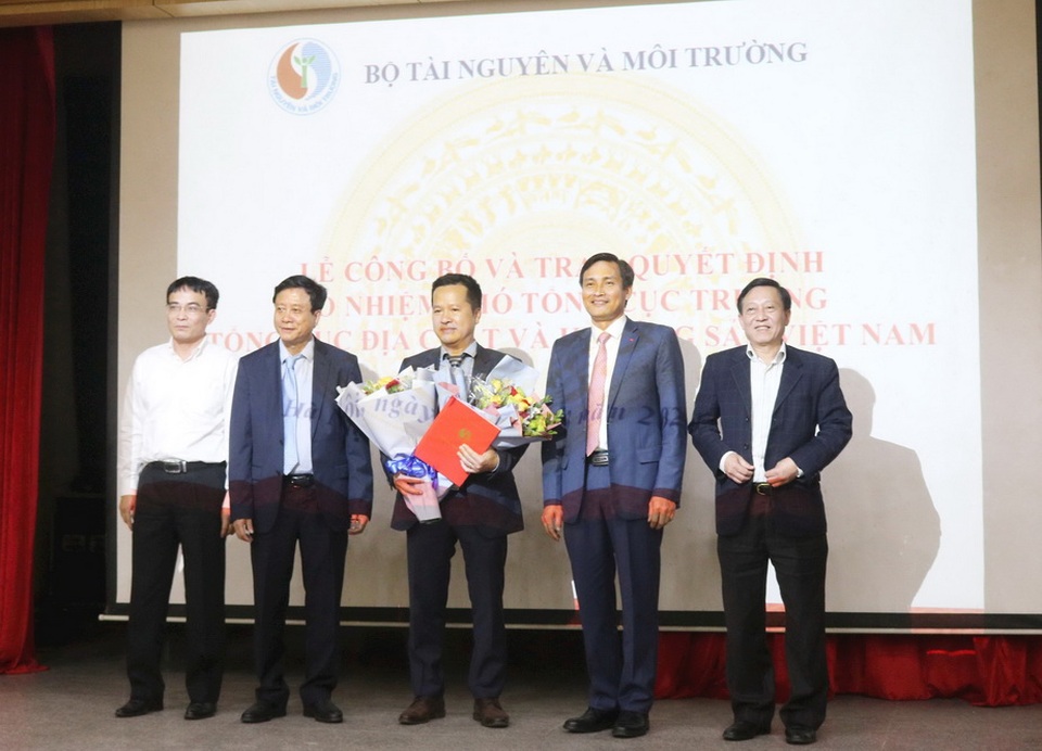 Ông Lê Quốc Hùng làm Phó tổng cục trưởng Tổng cục Địa chất và Khoáng sản - 1 Ông Lê Quốc Hùng làm Phó tổng cục trưởng Tổng cục Địa chất và Khoáng sản - 1