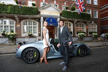 Porsche 918 Spyder "cậy nhờ" sao lớn