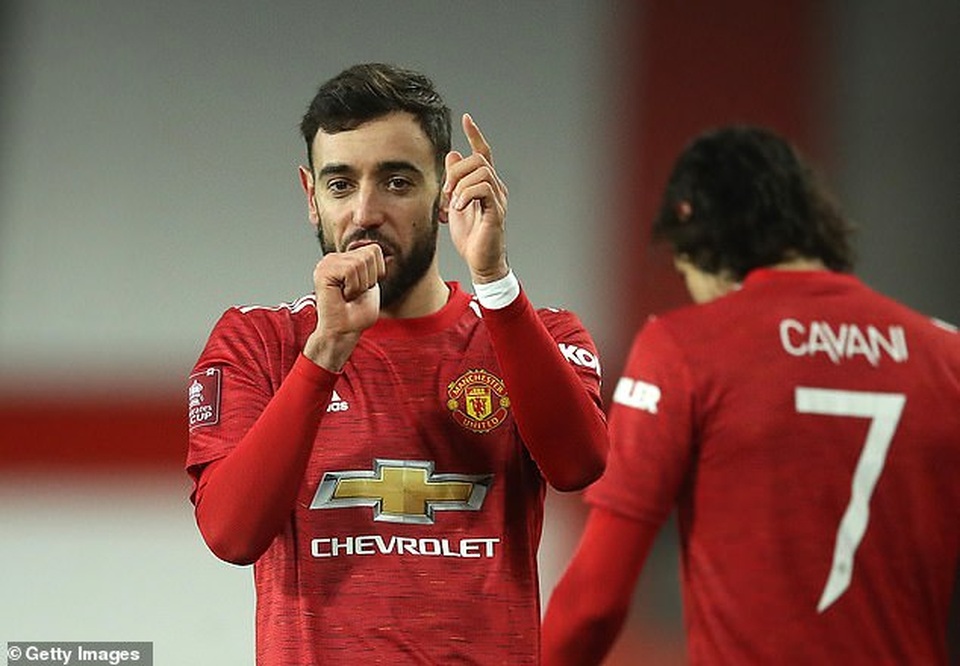Tiết lộ bí mật cú sút phạt của Bruno Fernandes tung lưới Liverpool - 2 Tiết lộ bí mật cú sút phạt của Bruno Fernandes tung lưới Liverpool - 2