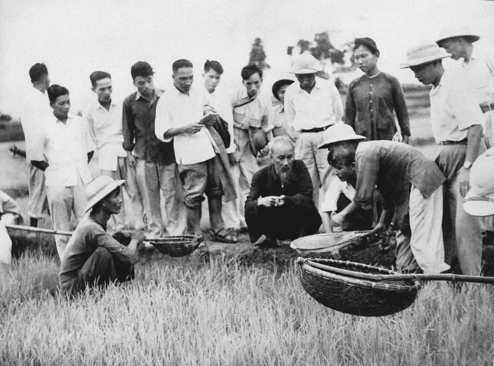 Vận dụng tư tưởng Hồ Chí Minh trong xây dựng phẩm chất liêm, chính cho cán bộ, đảng viên - 1 Vận dụng tư tưởng Hồ Chí Minh trong xây dựng phẩm chất liêm, chính cho cán bộ, đảng viên - 1