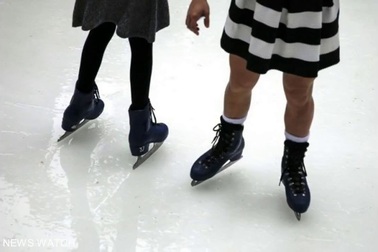 Sân băng Nhật Bản phải đóng cửa sau khi dùng cá đông lạnh để trang trí