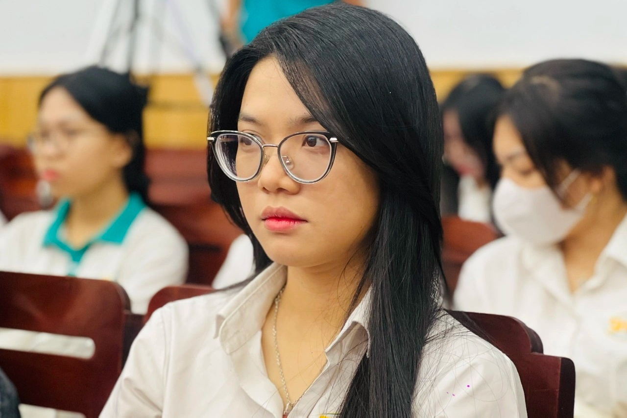 តើសាកលវិទ្យាល័យនិយាយអ្វីខ្លះអំពីការរំលាយនាយកដ្ឋានចំនួន ៤៥? - ១ Trường đại học nói gì về việc giải thể 45 bộ môn? - 1