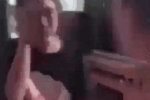 Nữ sinh Nghệ An bị tát, đánh tới tấp vào mặt