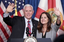 Cựu Phó tổng thống Mỹ đi "ở nhờ" hậu mãn nhiệm