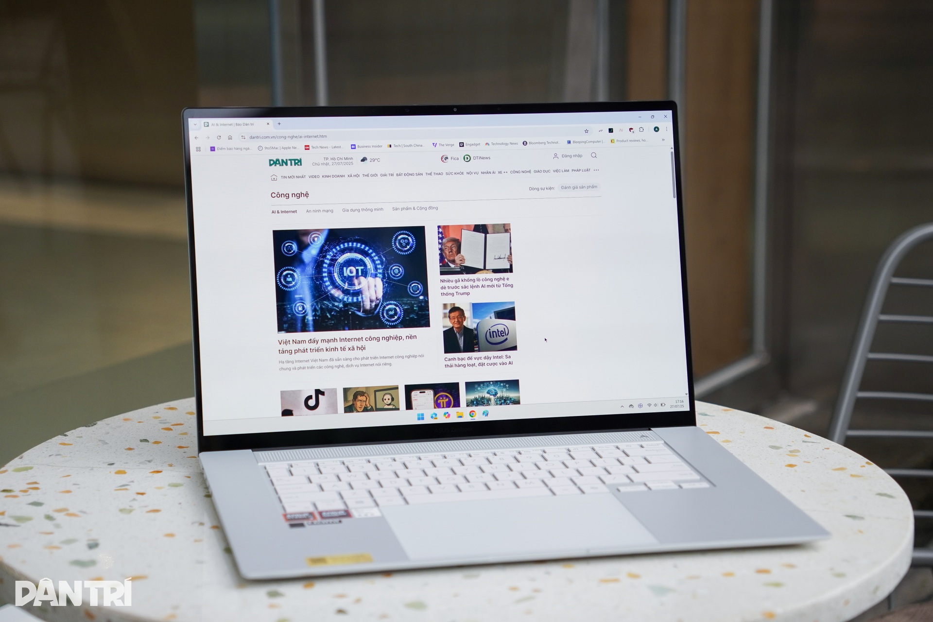 Обзор Asus Zenbook S16: конкурент MacBook Air M4 15 дюймов — 16 Đánh giá Asus Zenbook S16: Đối thủ của MacBook Air M4 15 inch - 16