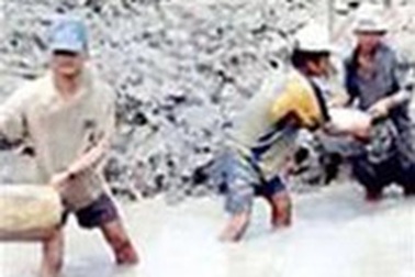 Kiếm tiền mùa nước nổi
