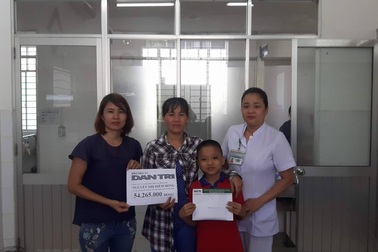 Hơn 54 triệu đồng đến với bé trai 10 tuổi bị vẹo cột sống