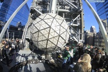 Quả cầu pha lê Quảng trường Thời đại sẵn sàng tỏa sáng đêm giao thừa