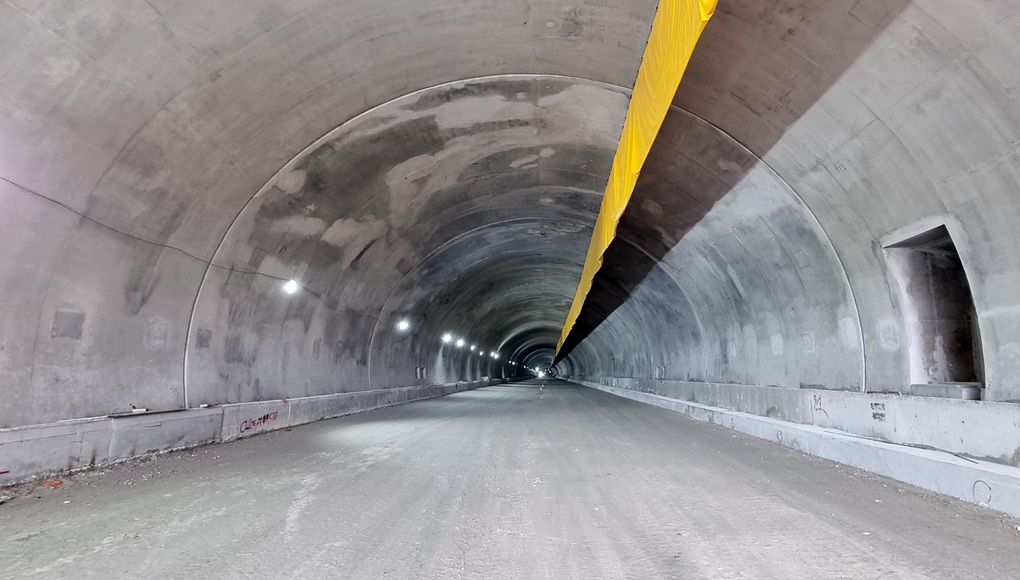 Nối thông 2 hầm đường bộ dài nhất trên tuyến cao tốc Bắc - Nam - 1 Nối thông 2 hầm đường bộ dài nhất trên tuyến cao tốc Bắc - Nam - 1