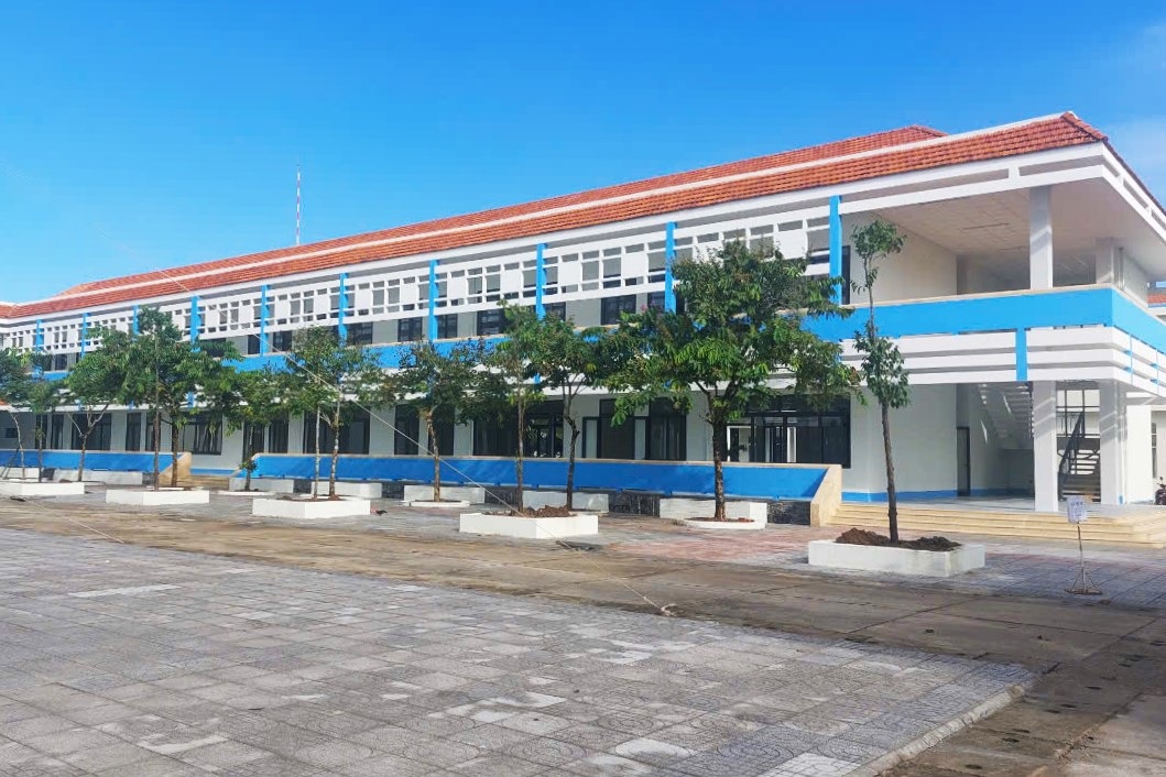 Soc Trang draagt huizen en land over om Can Tho University Branch op te richten - 1 Sóc Trăng bàn giao nhà, đất để thành lập Phân hiệu trường Đại học Cần Thơ - 1