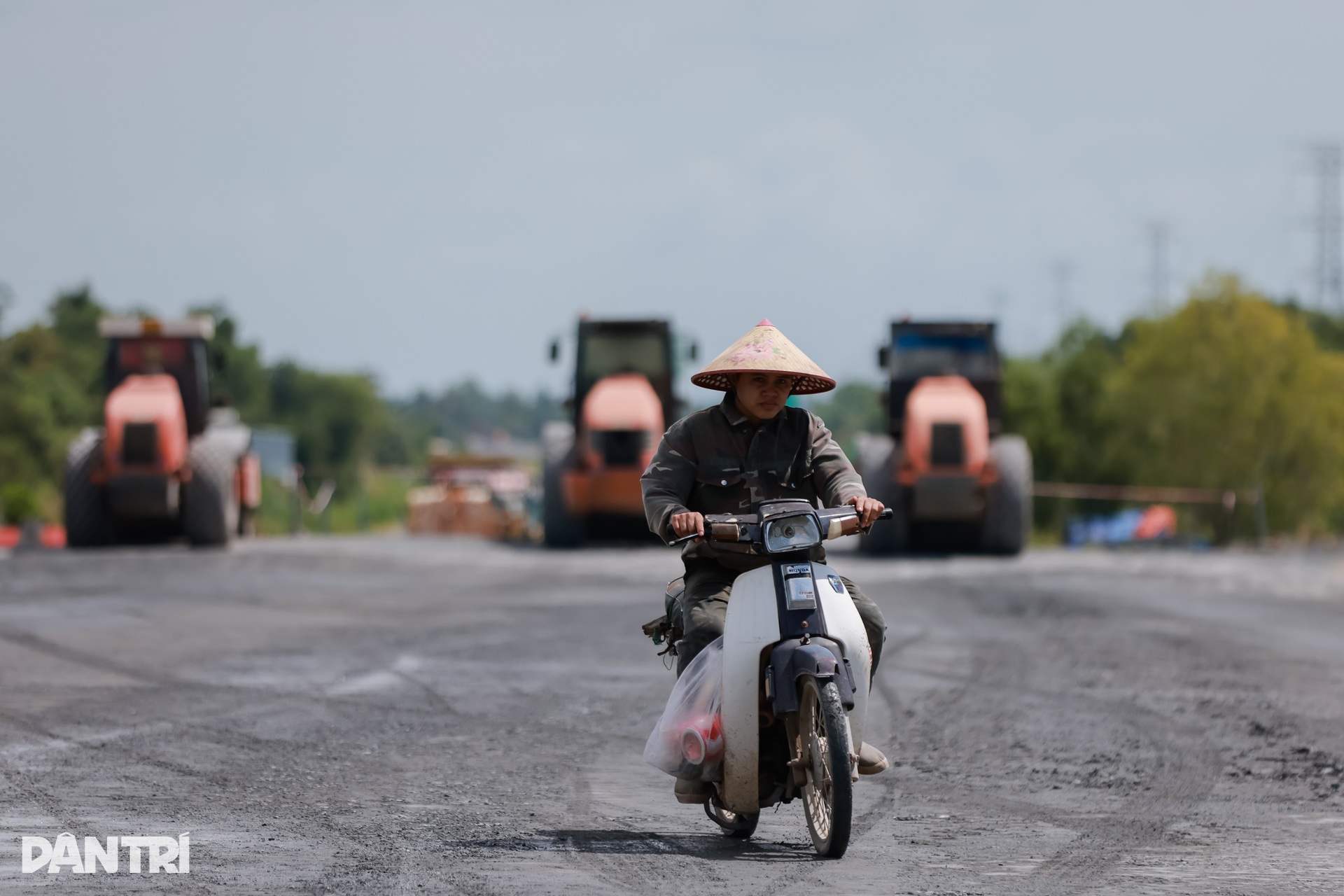Ngắm cao tốc Bến Lức - Long Thành nhánh Đông dài 7km sắp thông xe - 10 Ngắm cao tốc Bến Lức - Long Thành nhánh Đông dài 7km sắp thông xe - 10