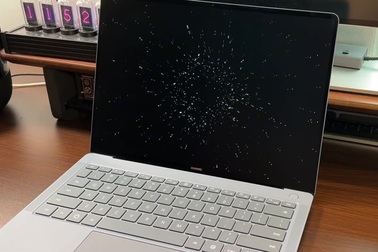 Mở hộp laptop siêu mỏng MateBook Pro mới ra mắt của Huawei