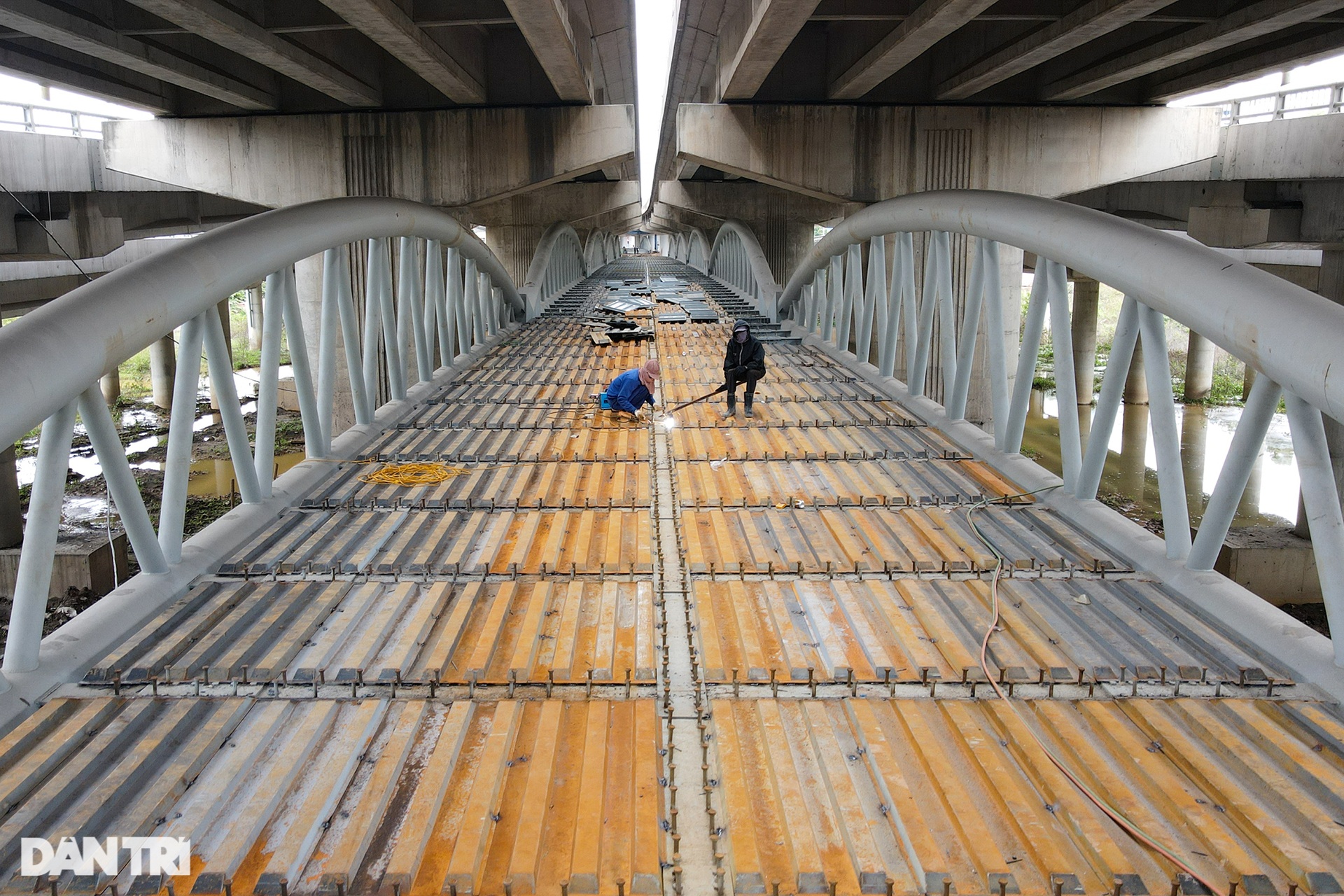 Cận cảnh loạt công trình giao thông xây dựng chậm tiến độ tại Hà Nội - 4 Cận cảnh loạt công trình giao thông xây dựng chậm tiến độ tại Hà Nội - 4